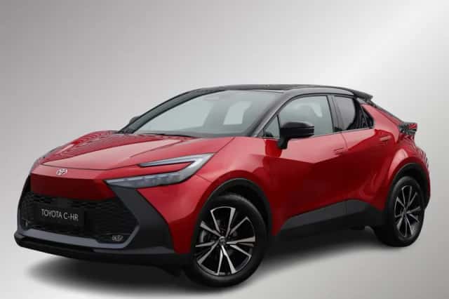 Toyota C-HR (2025) thumbnail 1