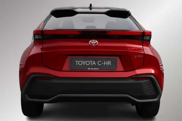 Toyota C-HR (2025) thumbnail 4
