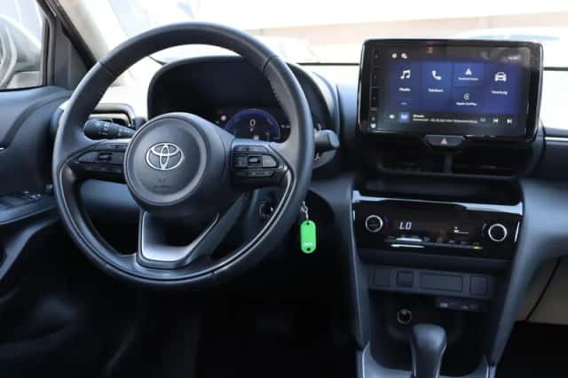 Toyota Yaris Cross (2025) thumbnail 4