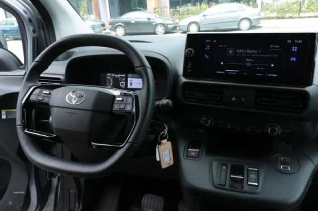 Toyota Proace (2024) thumbnail 3