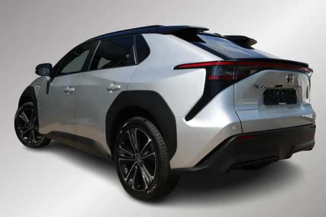 Toyota bZ4X (2024) thumbnail 6