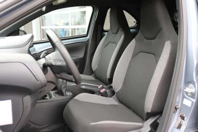 Toyota Aygo X (2024) thumbnail 3