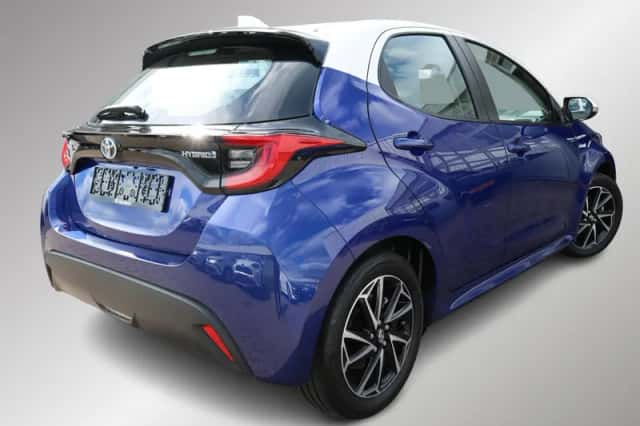 Toyota Yaris (2022) thumbnail 2