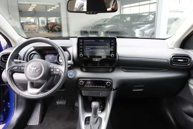 Toyota Yaris (2022) thumbnail 5
