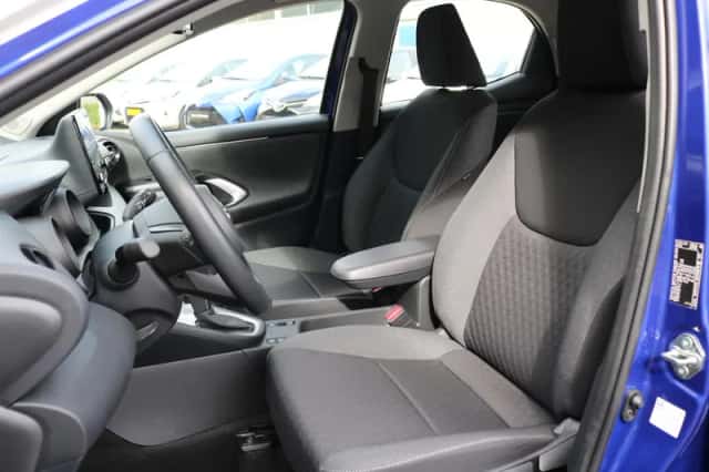 Toyota Yaris (2022) thumbnail 6
