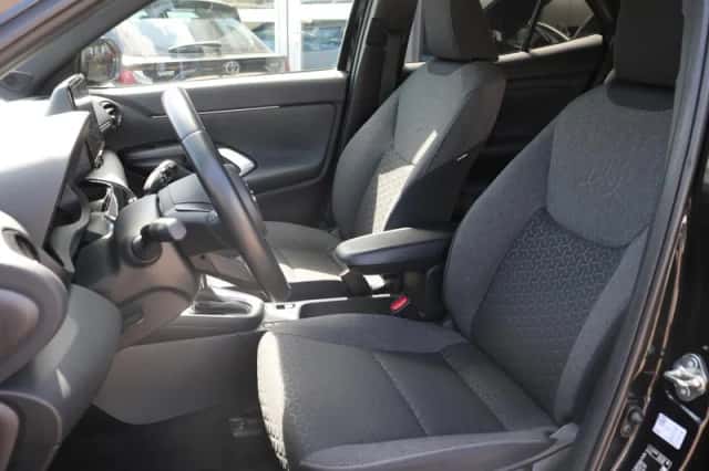 Toyota Yaris Cross (2021) thumbnail 4