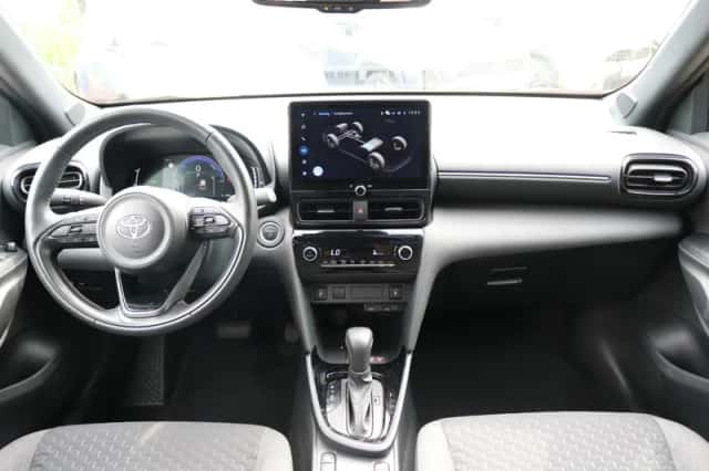 Toyota Yaris Cross (2025) thumbnail 4