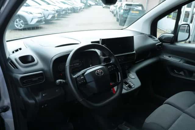 Toyota Proace (2025) thumbnail 3