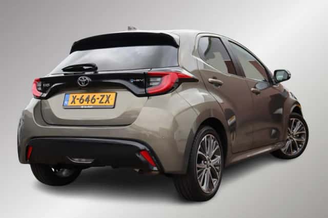 Toyota Yaris (2024) thumbnail 2