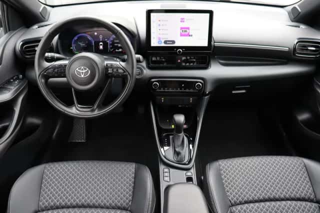 Toyota Yaris (2024) thumbnail 4