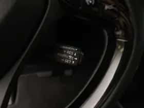 Toyota C-HR (2023) thumbnail 13
