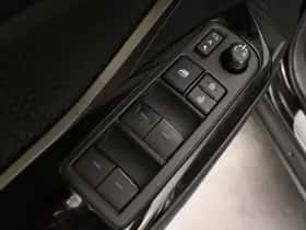 Toyota C-HR (2023) thumbnail 19