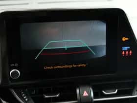 Toyota C-HR (2023) thumbnail 6
