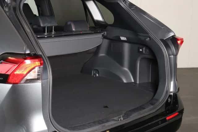Toyota RAV4 (2021) thumbnail 6