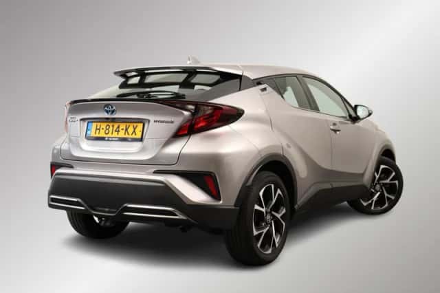 Toyota C-HR (2020) thumbnail 2