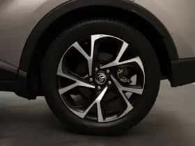 Toyota C-HR (2020) thumbnail 3