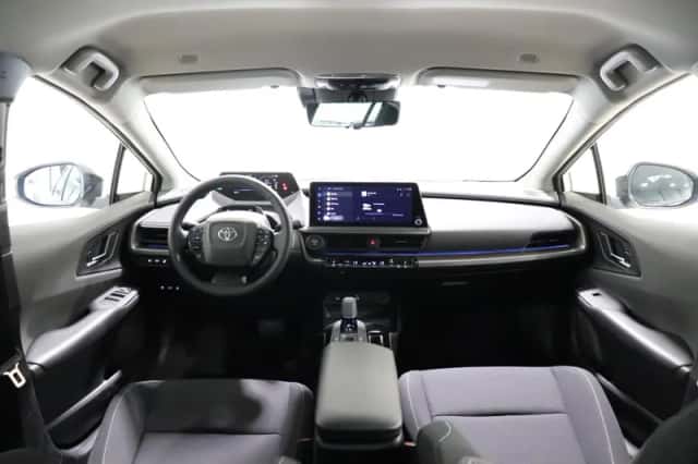 Toyota Prius (2025) thumbnail 3