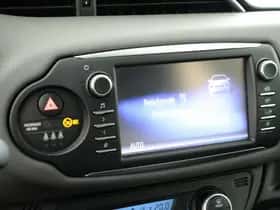 Toyota Yaris (2018) thumbnail 11