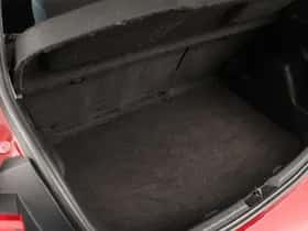 Toyota Yaris (2018) thumbnail 17