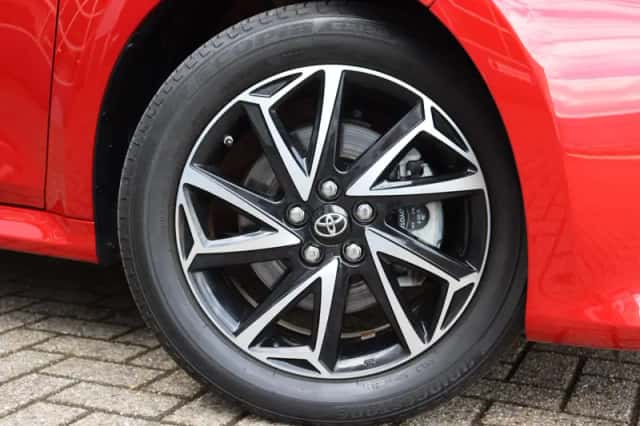 Toyota Yaris (2023) thumbnail 3