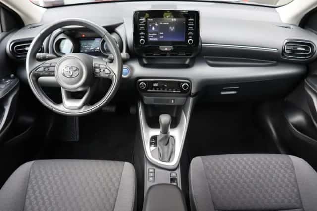 Toyota Yaris (2023) thumbnail 4