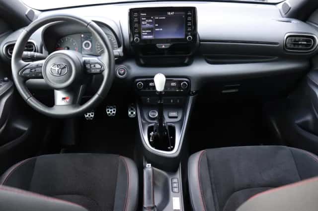 Toyota Yaris (2022) thumbnail 5