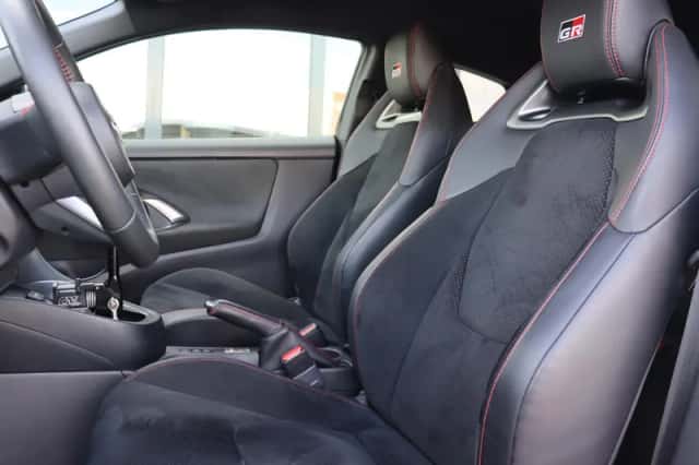 Toyota Yaris (2022) thumbnail 6