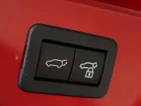 Toyota C-HR (2025) thumbnail 18