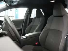 Toyota C-HR (2025) thumbnail 4