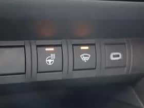 Toyota C-HR (2025) thumbnail 33