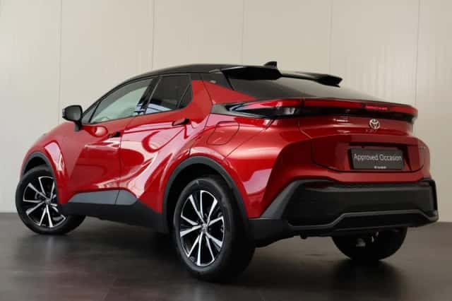 Toyota C-HR (2025) thumbnail 5