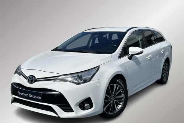 Toyota Avensis (2016) thumbnail 1