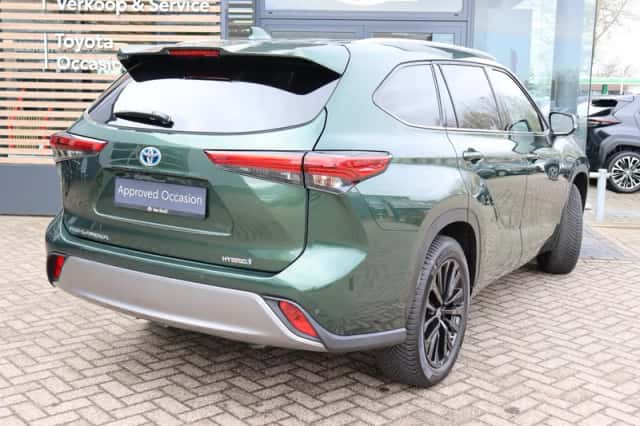 Toyota Highlander (2024) thumbnail 2