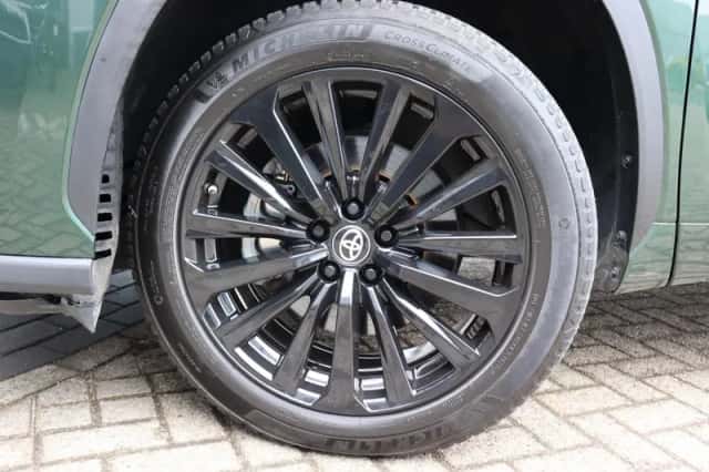 Toyota Highlander (2024) thumbnail 3