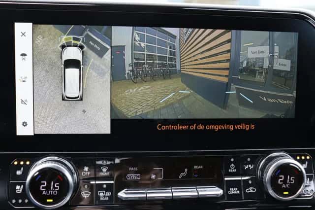 Toyota Highlander (2024) thumbnail 6