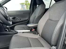 Toyota Yaris Cross (2025) thumbnail 9