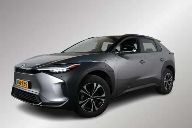 Toyota bZ4X (2025) thumbnail 1