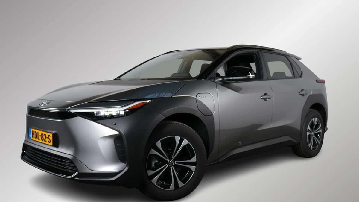 Toyota bZ4X (2025) — foto 1