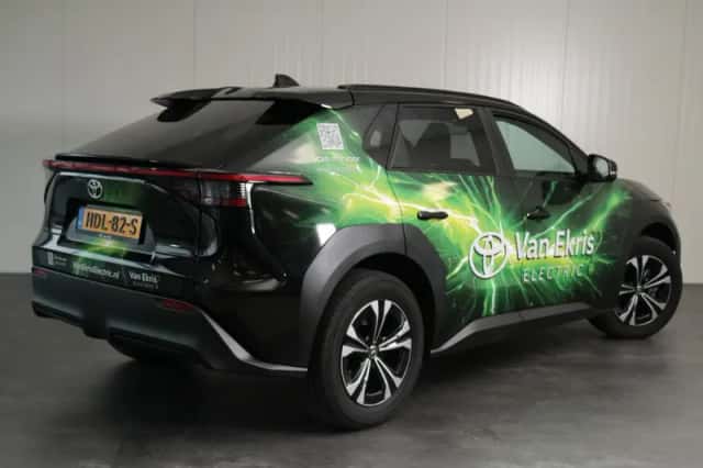 Toyota bZ4X (2025) thumbnail 5
