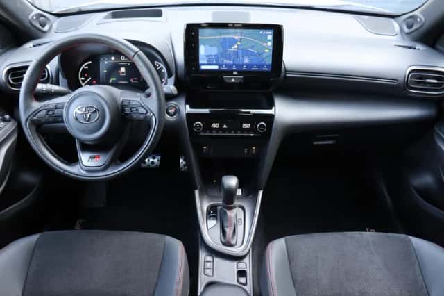 Toyota Yaris Cross (2024) thumbnail 2