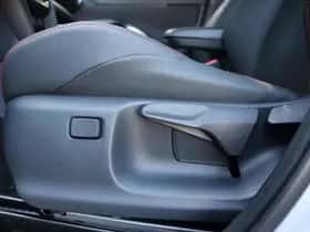 Toyota Yaris Cross (2024) thumbnail 35