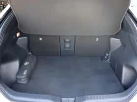 Toyota Yaris Cross (2024) thumbnail 37