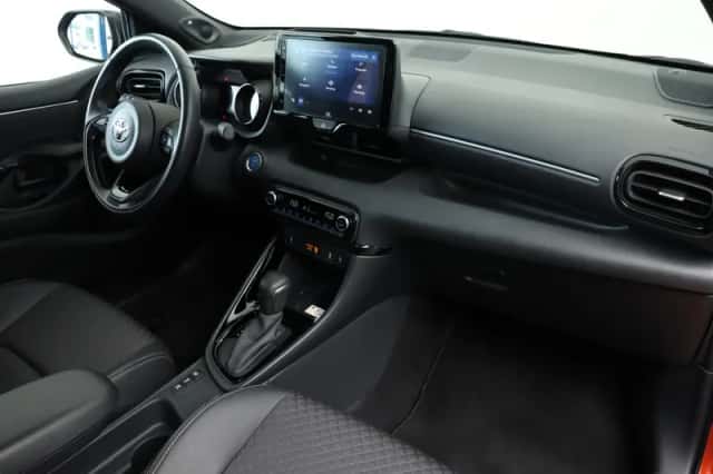 Toyota Yaris (2022) thumbnail 4