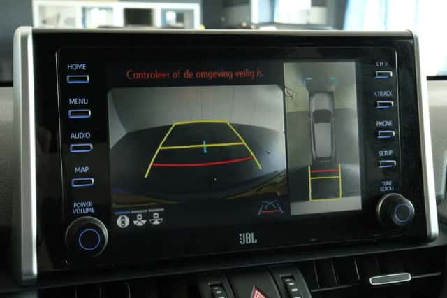 Toyota RAV4 (2021) thumbnail 6