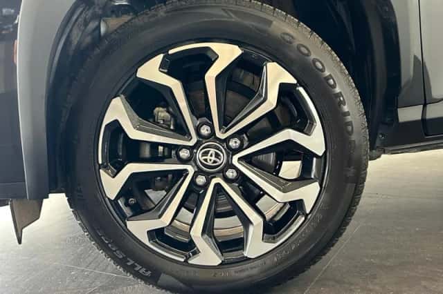 Toyota Yaris Cross (2025) thumbnail 5