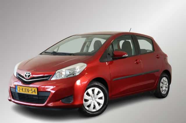Toyota Yaris (2013) thumbnail 1