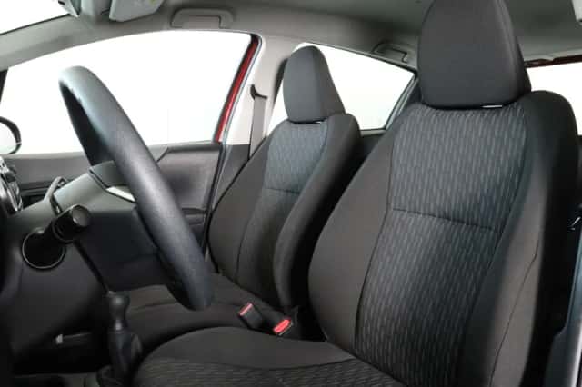 Toyota Yaris (2013) thumbnail 6