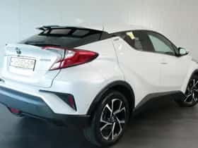 Toyota C-HR (2019) thumbnail 3