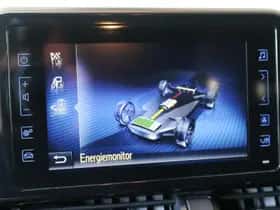 Toyota C-HR (2019) thumbnail 9