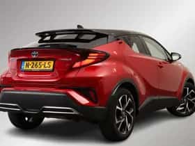 Toyota C-HR (2021) thumbnail 2